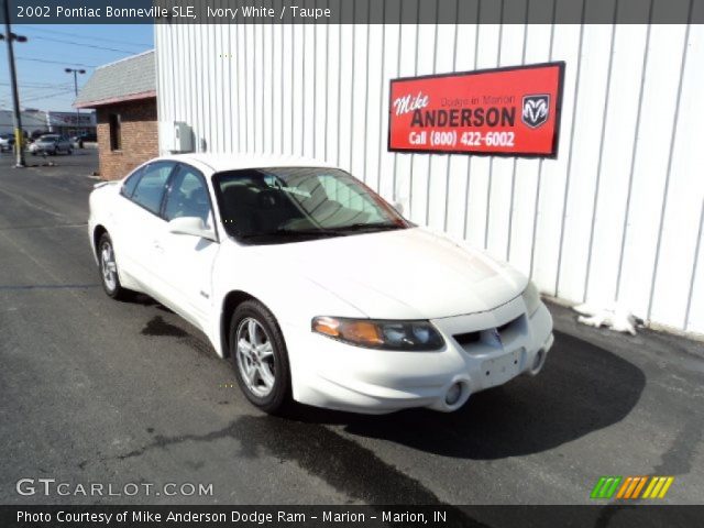 2002 Pontiac Bonneville SLE in Ivory White