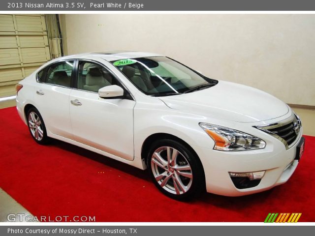 2013 Nissan Altima 3.5 SV in Pearl White
