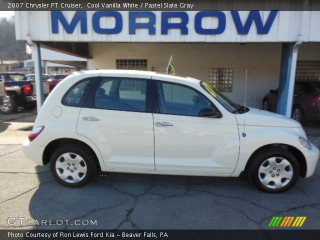 2007 Chrysler PT Cruiser  in Cool Vanilla White