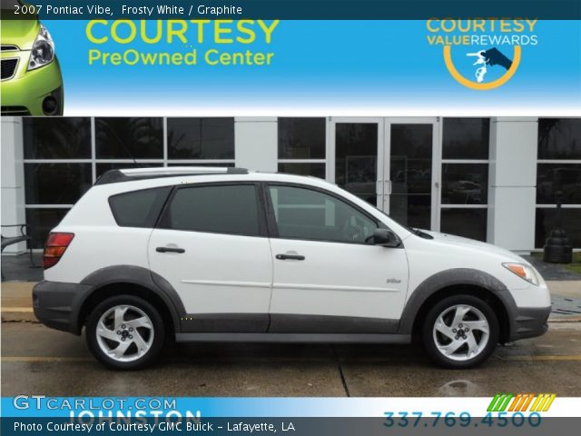 2007 Pontiac Vibe  in Frosty White