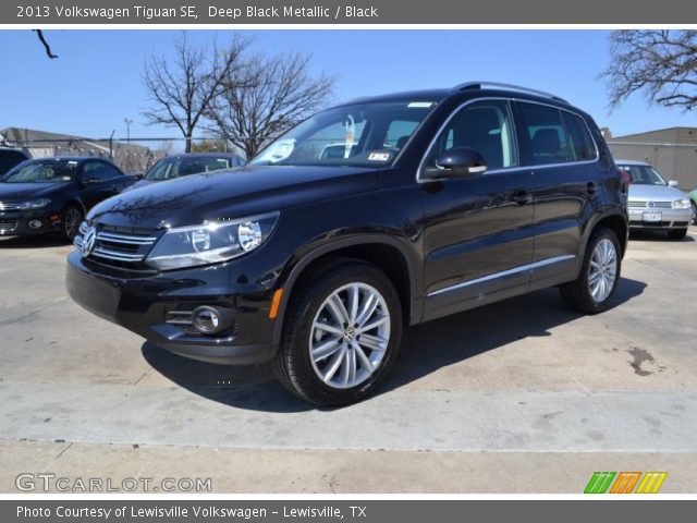 2013 Volkswagen Tiguan SE in Deep Black Metallic