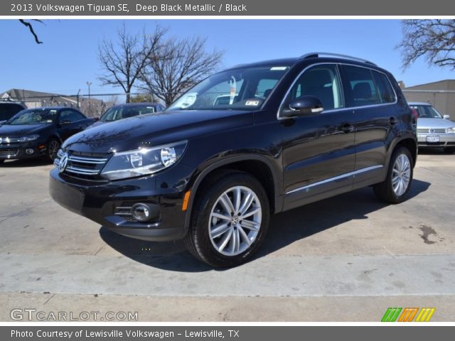 2013 Volkswagen Tiguan SE in Deep Black Metallic