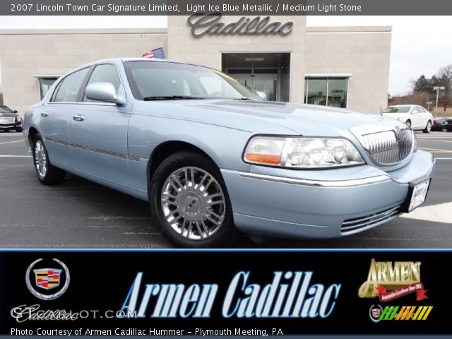 2007 Lincoln Town Car Signature Limited in Light Ice Blue Metallic