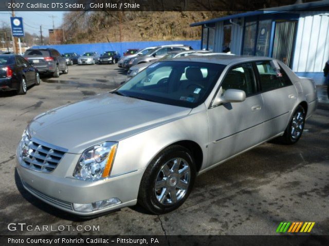 2007 Cadillac DTS Sedan in Gold Mist