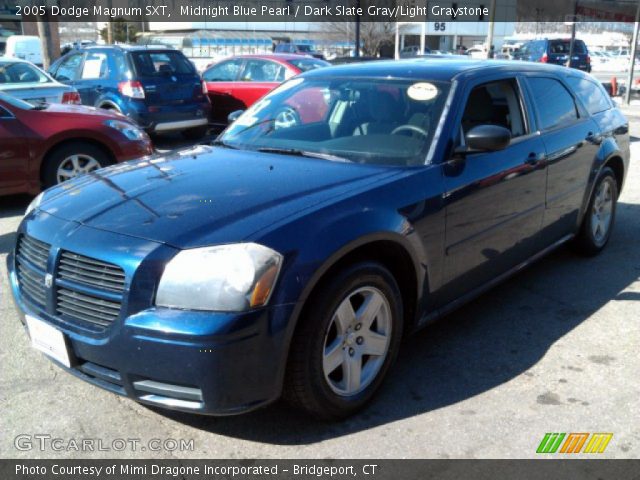 2005 Dodge Magnum SXT in Midnight Blue Pearl