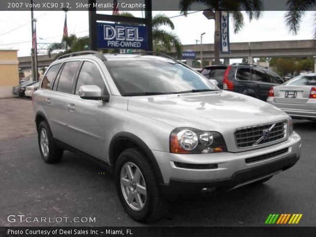2007 Volvo XC90 3.2 in Silver Metallic