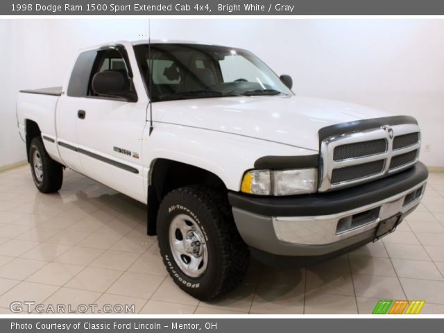 1998 Dodge Ram 1500 Sport Extended Cab 4x4 in Bright White