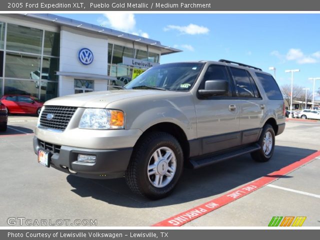 2005 Ford Expedition XLT in Pueblo Gold Metallic