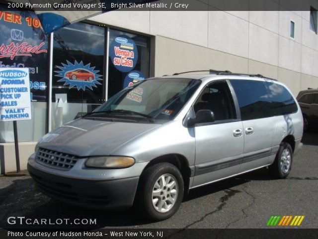 2000 Plymouth Grand Voyager SE in Bright Silver Metallic