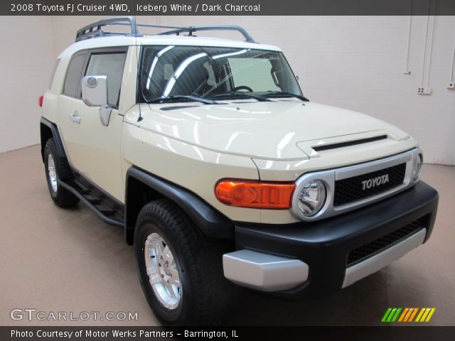 2008 Toyota FJ Cruiser 4WD in Iceberg White