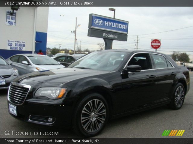 2012 Chrysler 300 S V6 AWD in Gloss Black