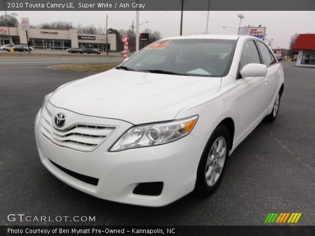 2010 Toyota Camry LE in Super White