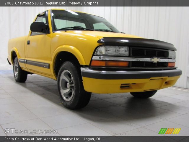 2003 Chevrolet S10 LS Regular Cab in Yellow