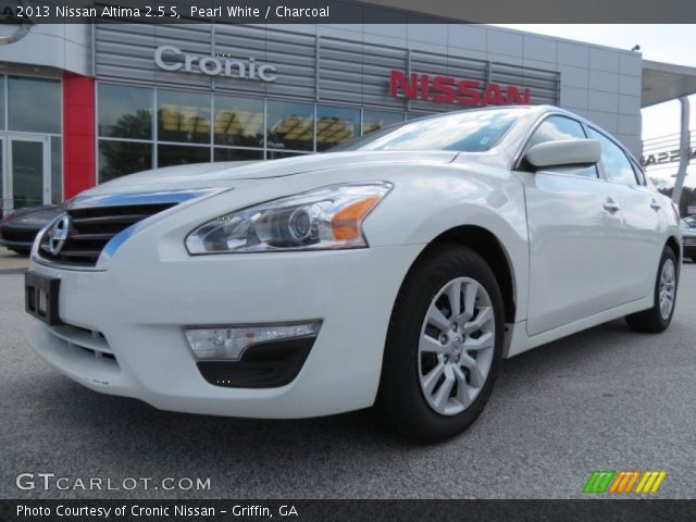 2013 Nissan Altima 2.5 S in Pearl White