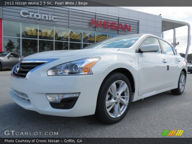 2013 Nissan Altima 2.5 SV in Pearl White