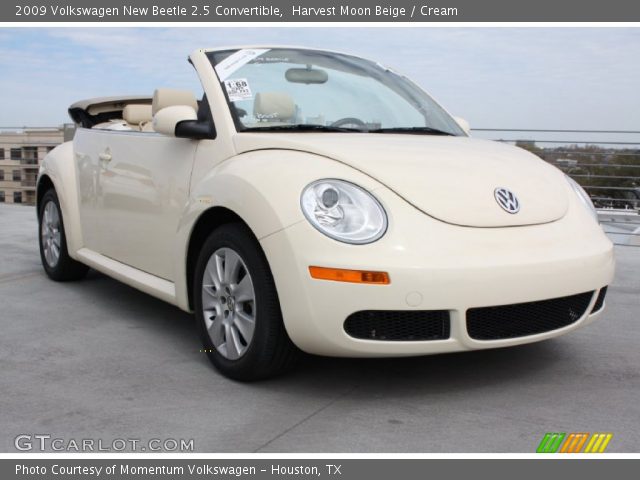 2009 Volkswagen New Beetle 2.5 Convertible in Harvest Moon Beige