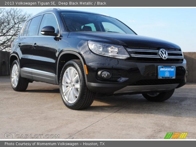 2013 Volkswagen Tiguan SE in Deep Black Metallic