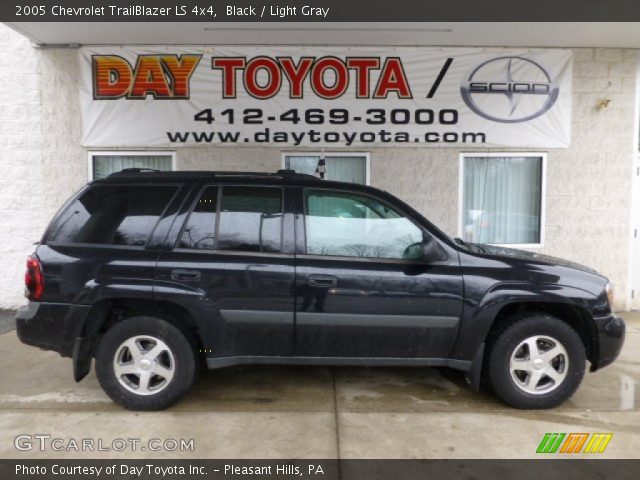 2005 Chevrolet TrailBlazer LS 4x4 in Black