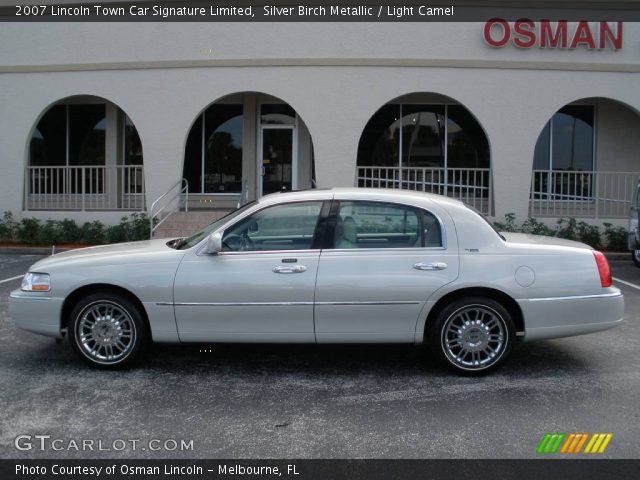 2007 Lincoln Town Car Signature Limited in Silver Birch Metallic