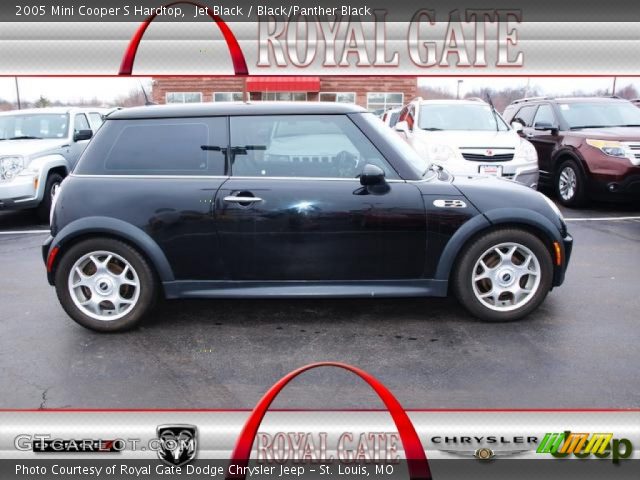 2005 Mini Cooper S Hardtop in Jet Black