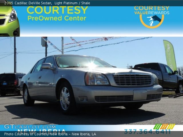 2005 Cadillac DeVille Sedan in Light Platinum