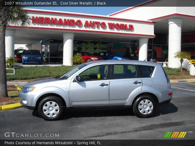 2007 Mitsubishi Outlander ES in Cool Silver Metallic