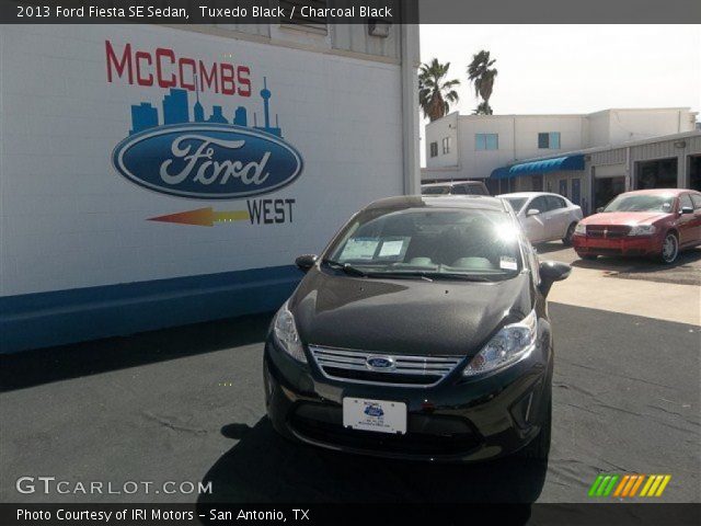2013 Ford Fiesta SE Sedan in Tuxedo Black
