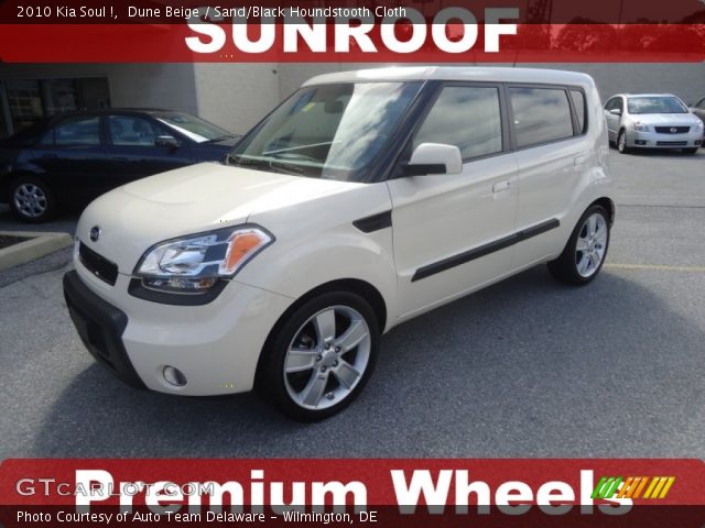2010 Kia Soul ! in Dune Beige