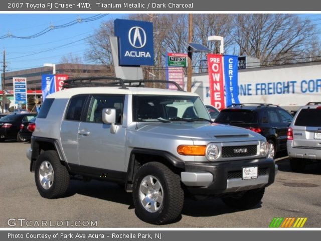 2007 Toyota FJ Cruiser 4WD in Titanium Metallic