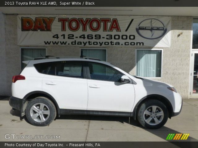 2013 Toyota RAV4 XLE AWD in Super White