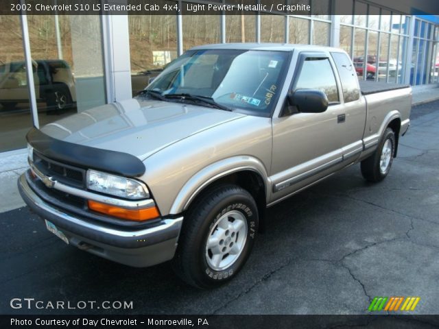 2002 Chevrolet S10 LS Extended Cab 4x4 in Light Pewter Metallic