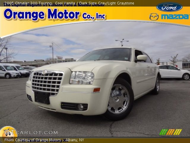 2005 Chrysler 300 Touring in Cool Vanilla