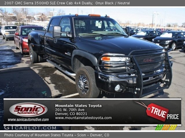 2007 GMC Sierra 3500HD SLE Crew Cab 4x4 Dually in Onyx Black