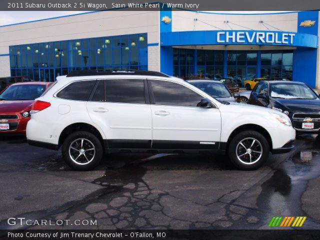 2011 Subaru Outback 2.5i Wagon in Satin White Pearl