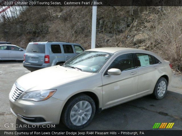 2013 Chrysler 200 Touring Sedan in Cashmere Pearl