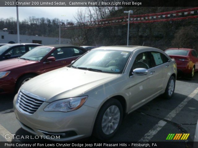 2013 Chrysler 200 Limited Sedan in Cashmere Pearl