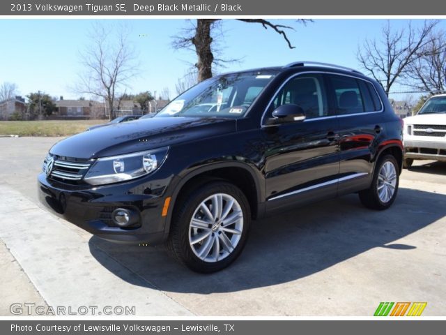 2013 Volkswagen Tiguan SE in Deep Black Metallic