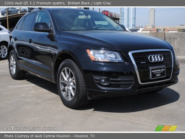 2009 Audi Q5 3.2 Premium quattro in Brilliant Black
