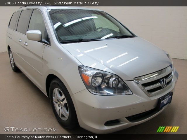 2006 Honda Odyssey EX-L in Silver Pearl Metallic