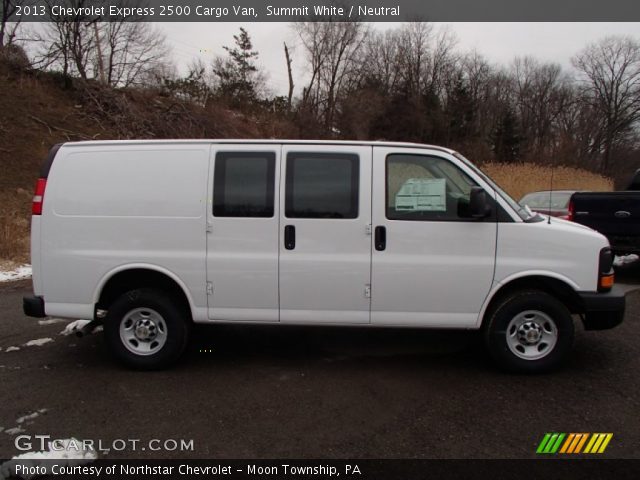 2013 Chevrolet Express 2500 Cargo Van in Summit White