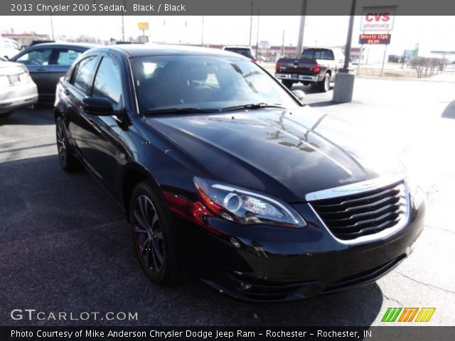 2013 Chrysler 200 S Sedan in Black