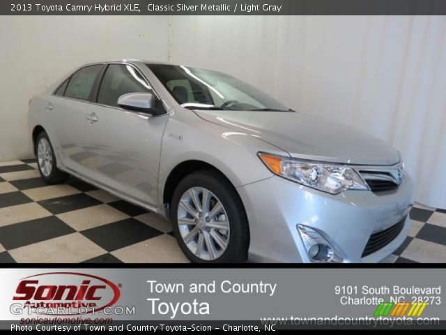 2013 Toyota Camry Hybrid XLE in Classic Silver Metallic