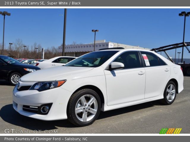 2013 Toyota Camry SE in Super White
