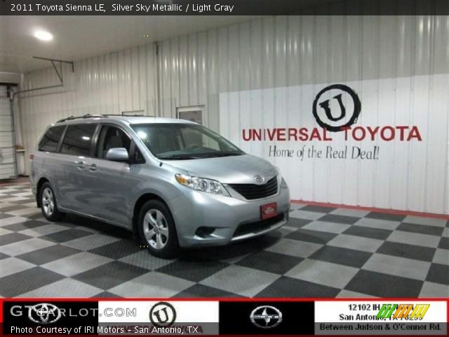 2011 Toyota Sienna LE in Silver Sky Metallic