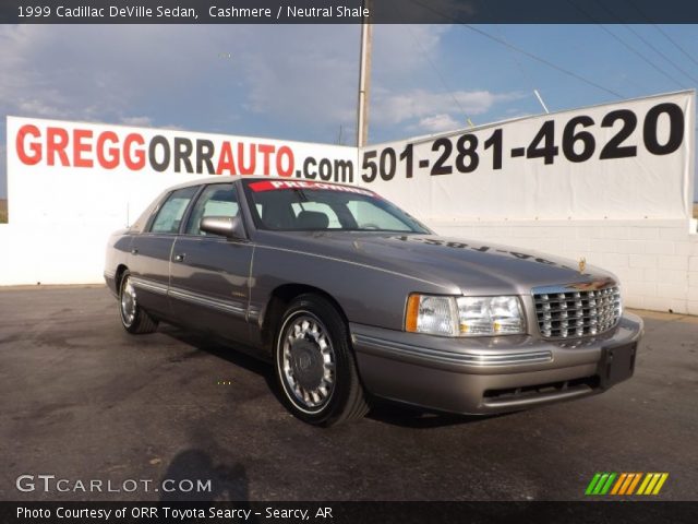 1999 Cadillac DeVille Sedan in Cashmere