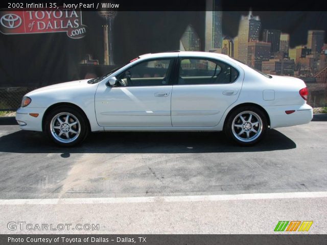2002 Infiniti I 35 in Ivory Pearl