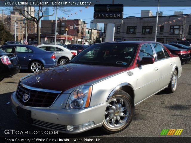 2007 Cadillac DTS Sedan in Light Platinum