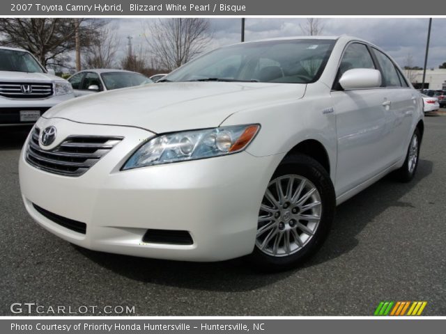 2007 Toyota Camry Hybrid in Blizzard White Pearl