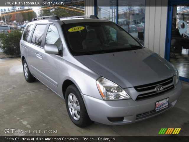 2007 Kia Sedona EX in Silver