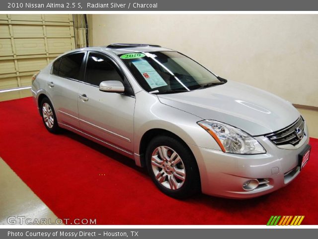 2010 Nissan Altima 2.5 S in Radiant Silver